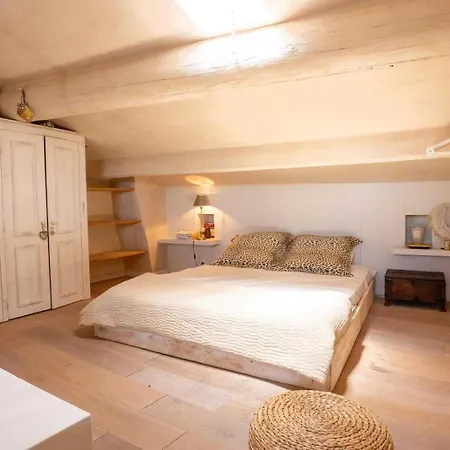 Daire Appt Moderne Ac 2br 3p 5min-st Tropez Saint-Tropez
