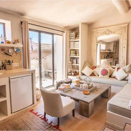 Daire Appt Moderne Ac 2br 3p 5min-st Tropez Saint-Tropez